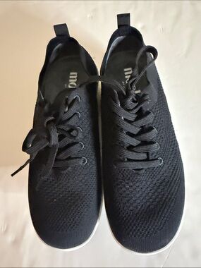 Moshn Leap Knit Lace-Up Sneakers - Black